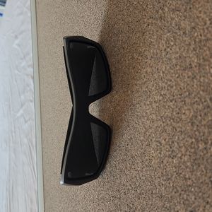 EUC OAKLEY GASCAN SUNGLASSES